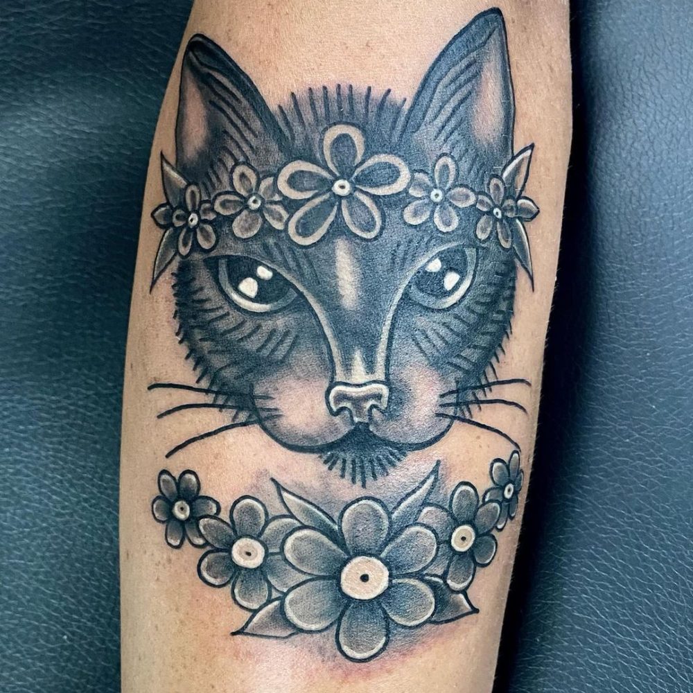 traditional-cat-floral