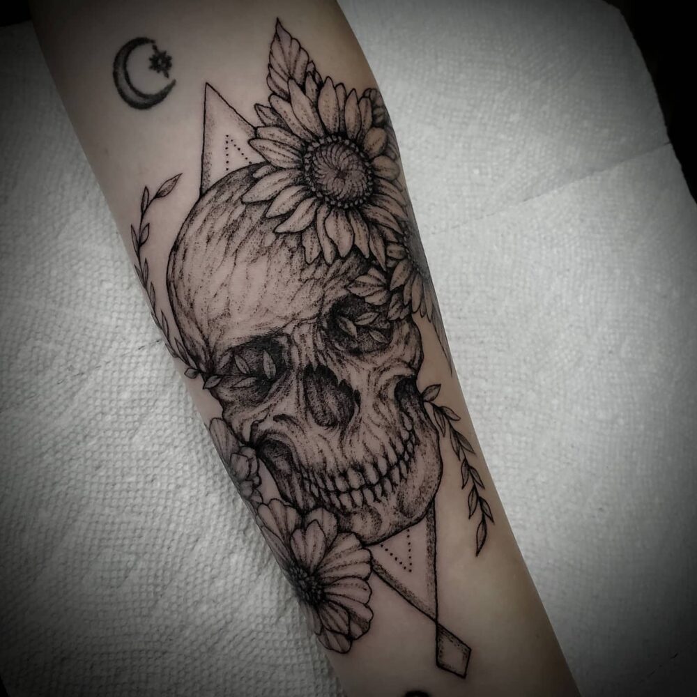 skull-and-floral-tattoo